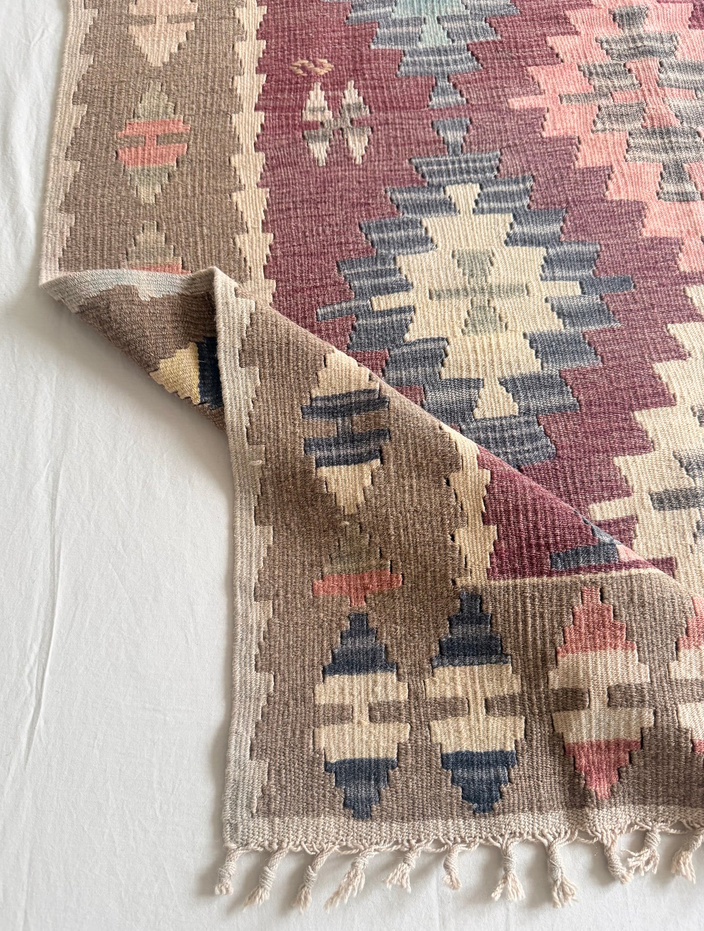Vintage Kilim rug