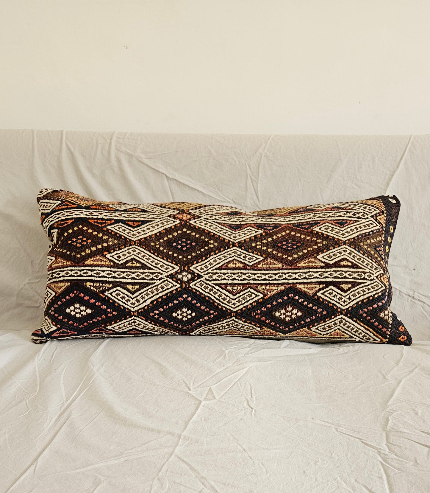 Ethnic lumbar pillow. Woven turkish.