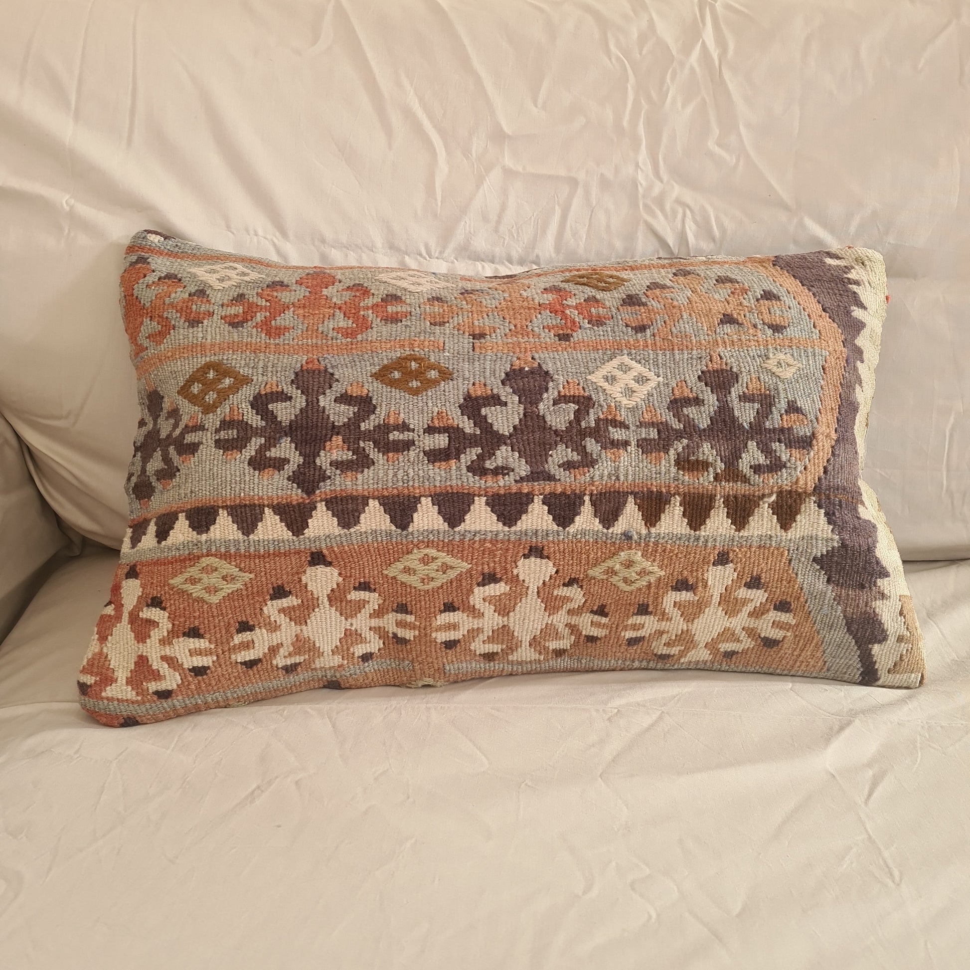 Vintage woven pillow. Turkish Kilim cushion