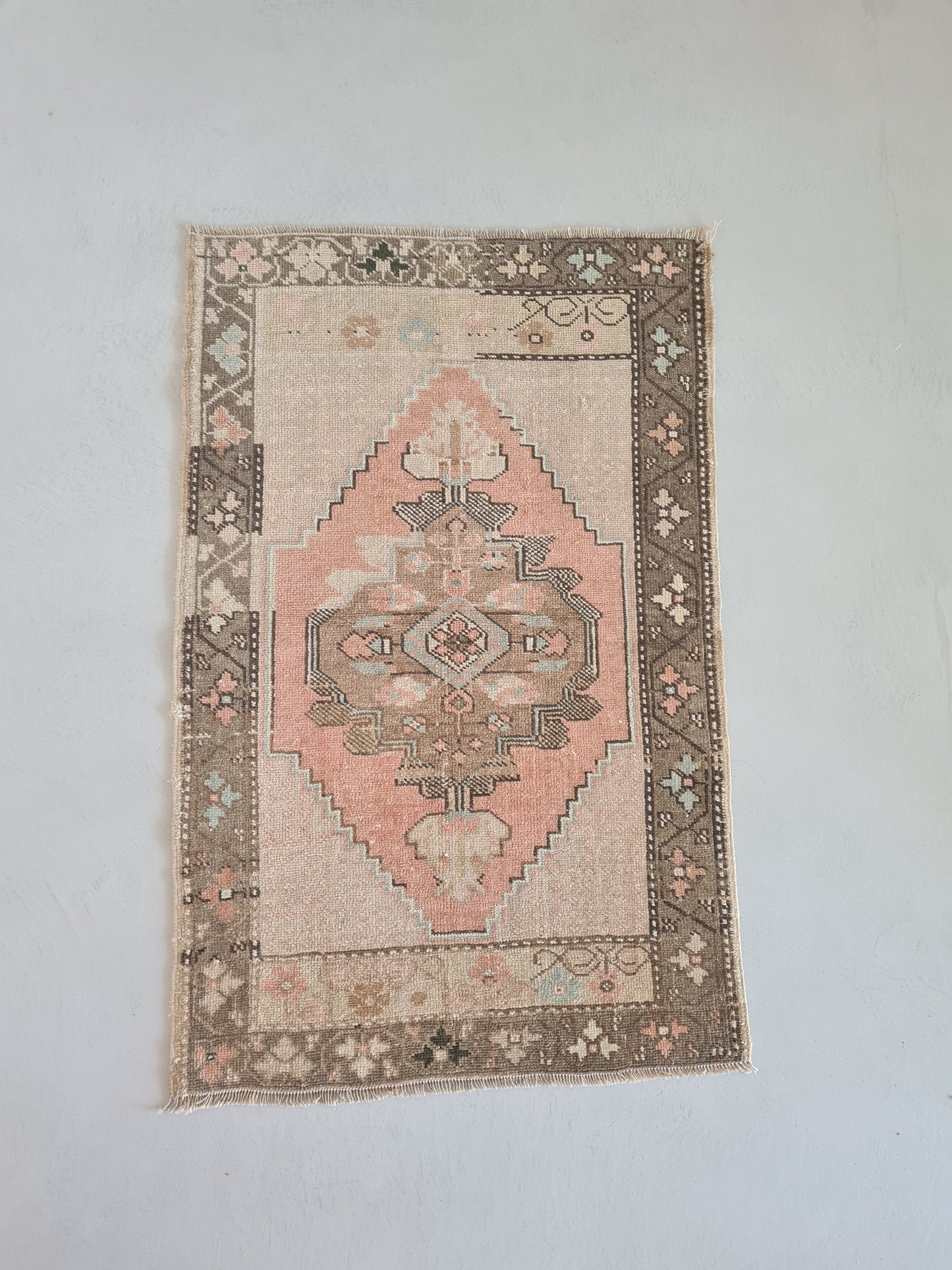 Vintage turkish rug - 'Zahara'