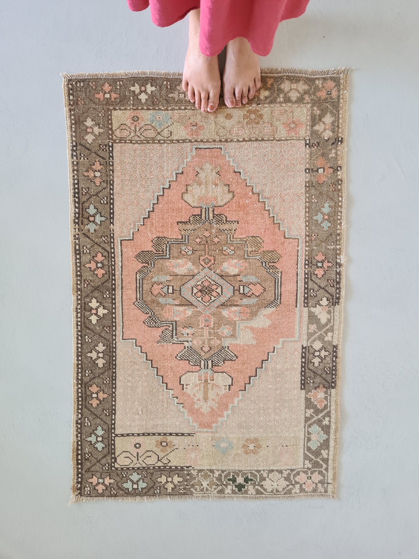 Vintage turkish rug - 'Zahara'