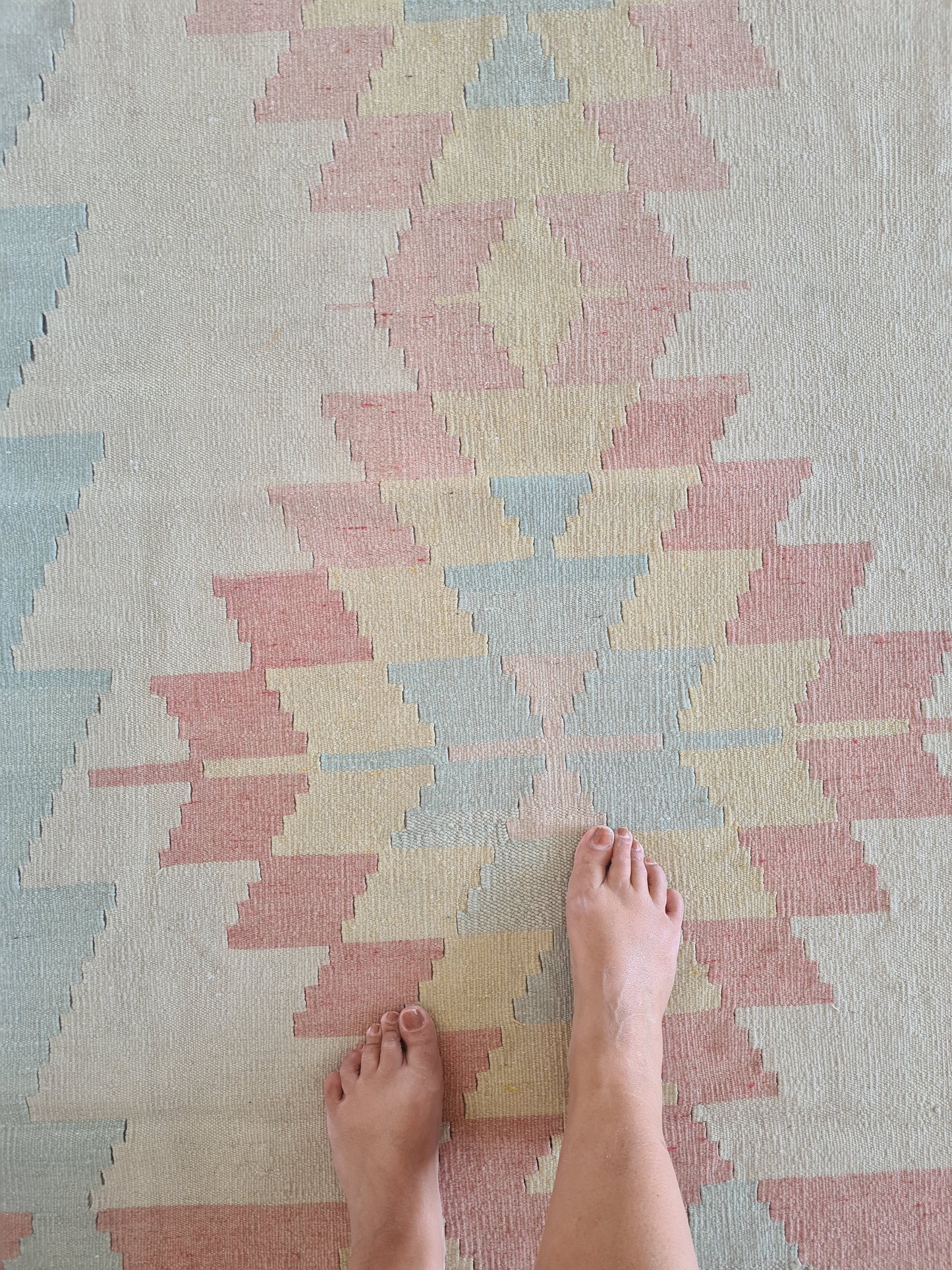 Pastel vintage turkish kilim