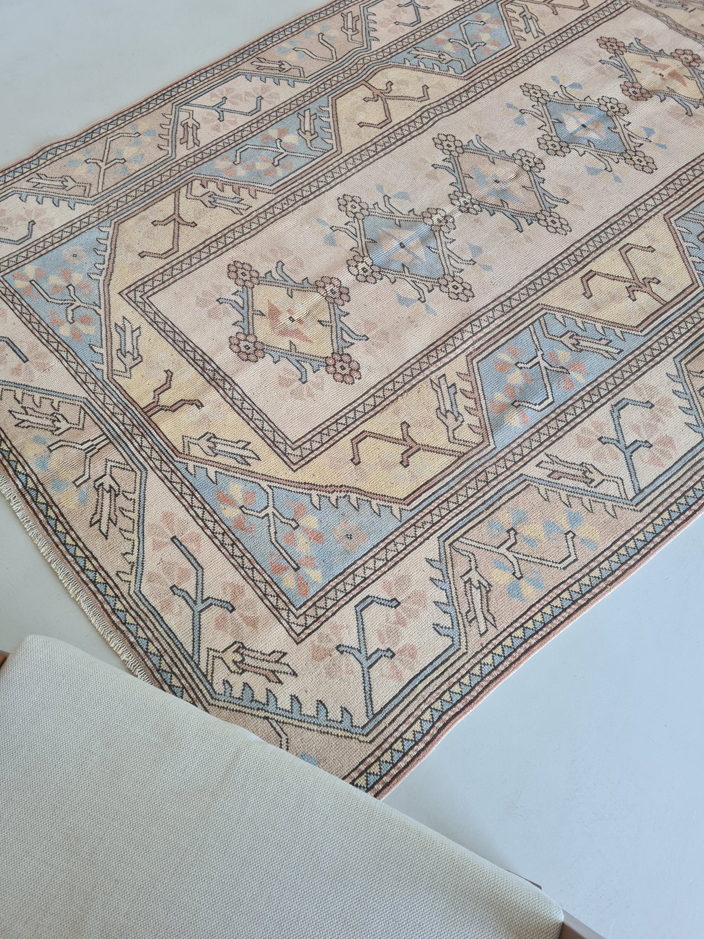 Vintage Blue flower rug