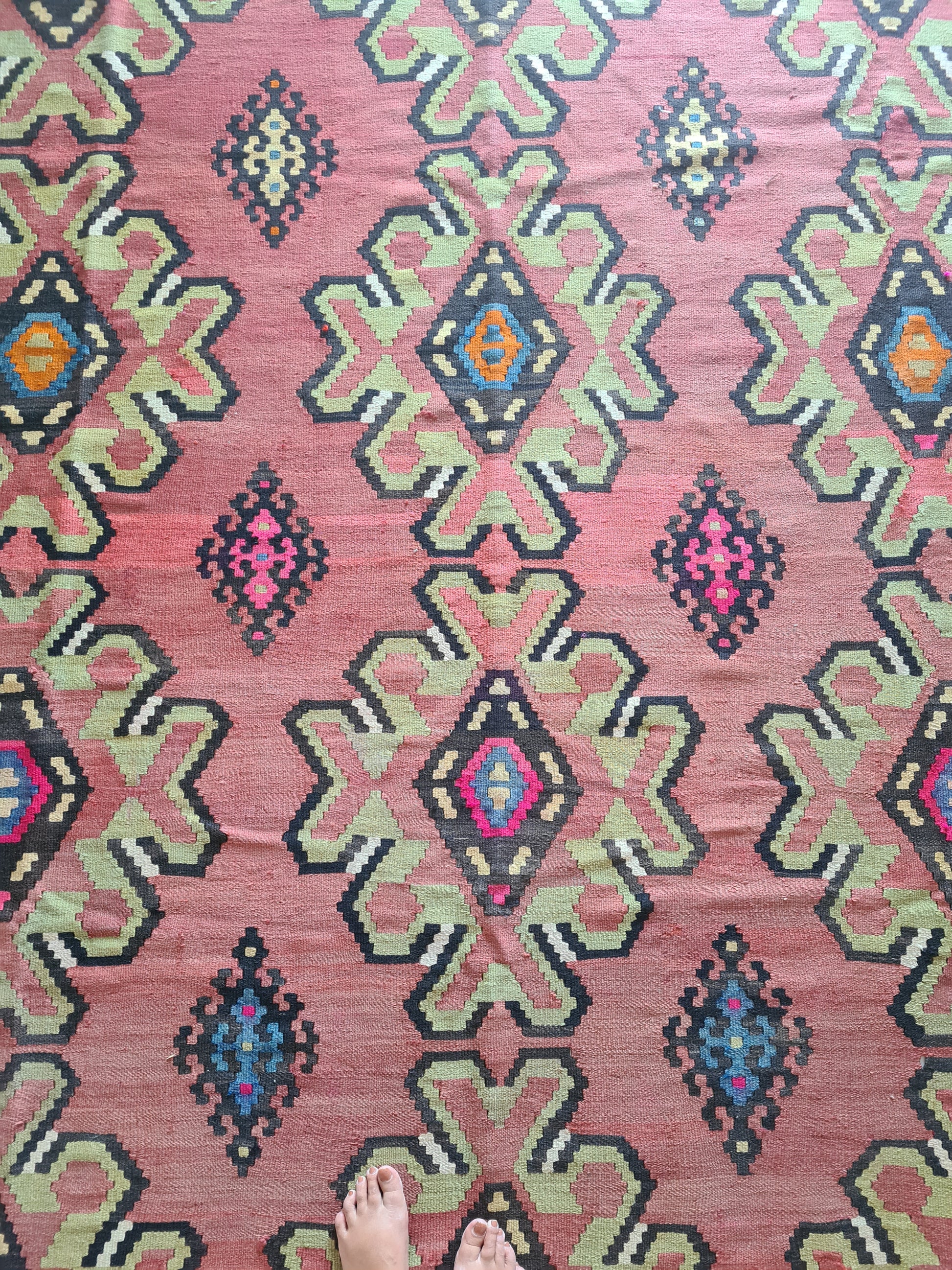 Floral kilim vintage. Turkish anatolian rug.