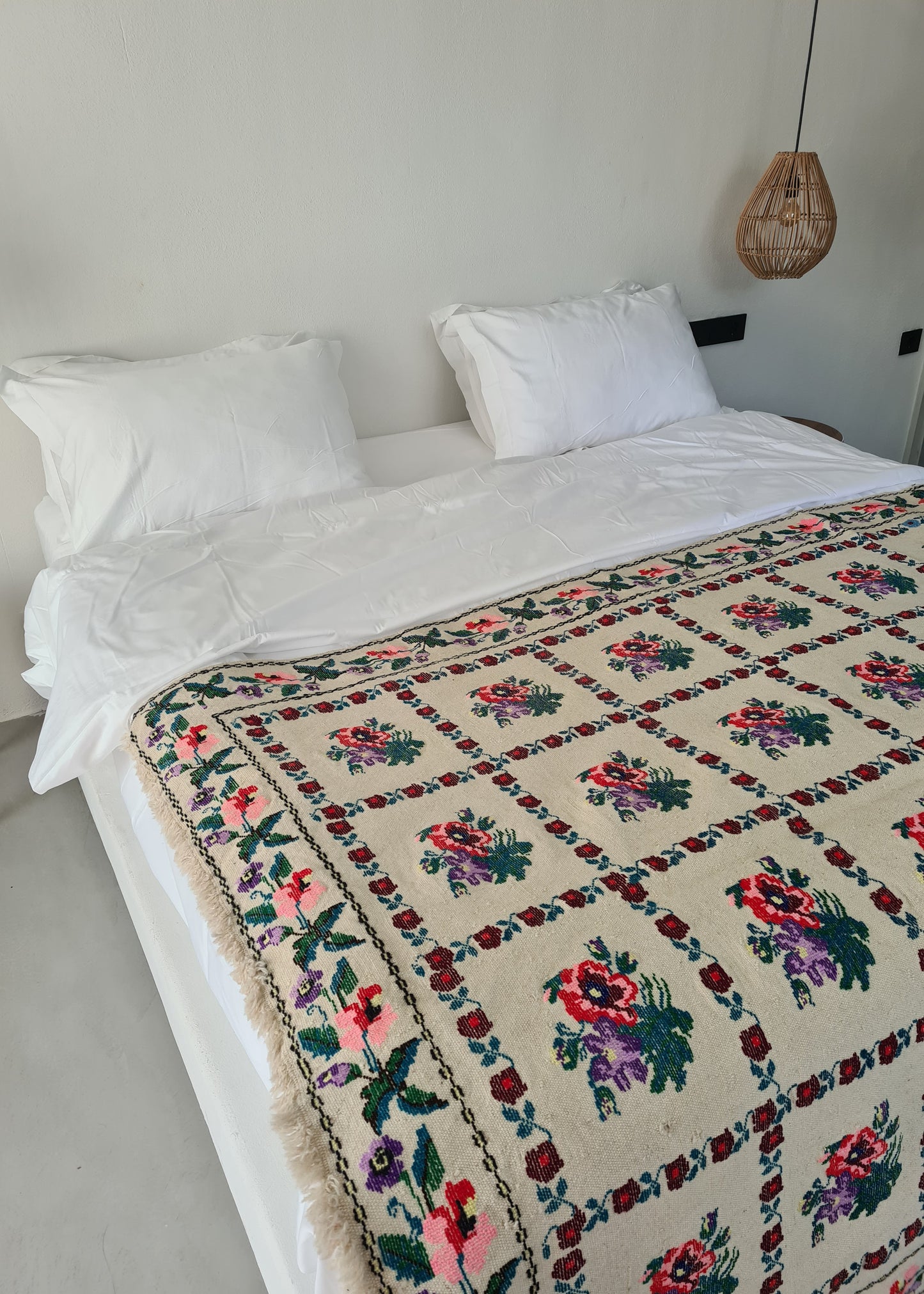 Pure cotton needlepoint Kilim/bed throw