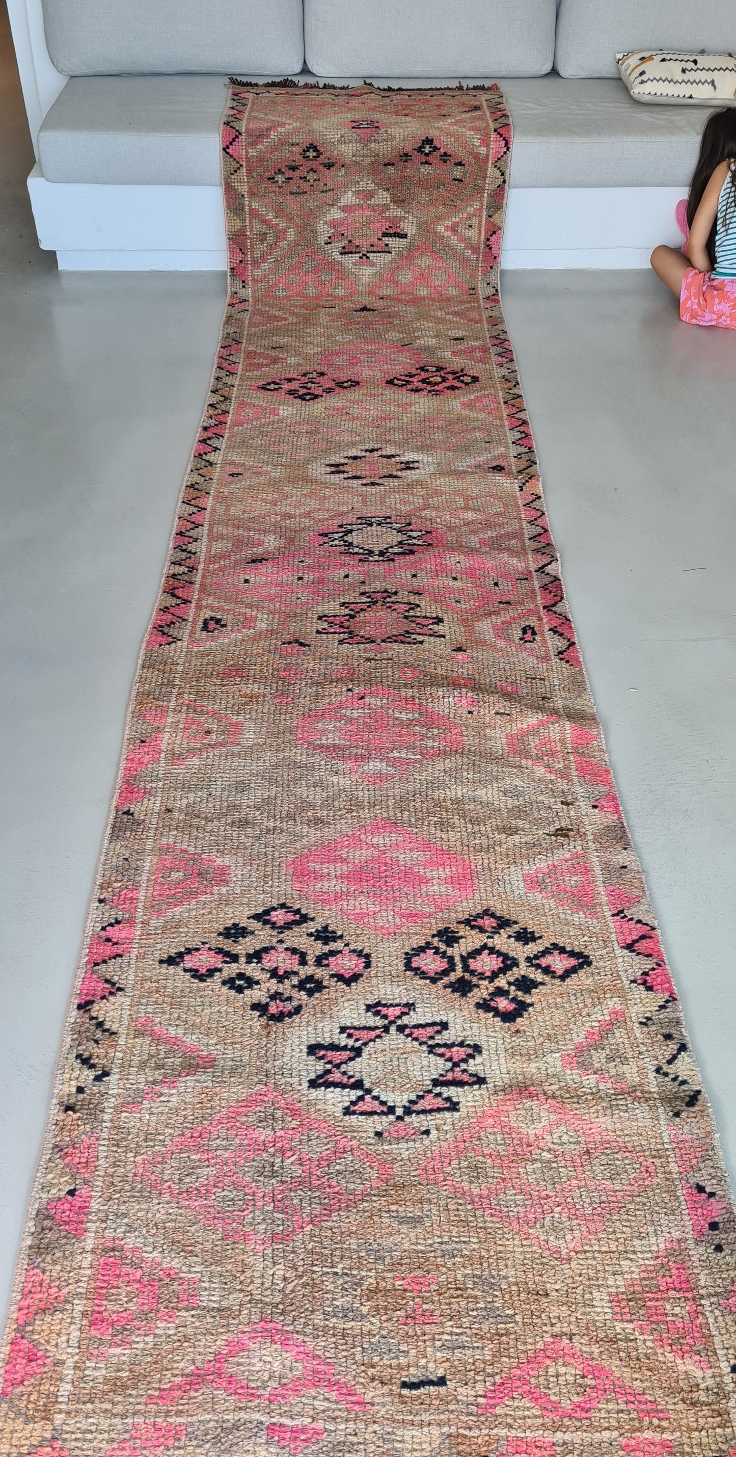 Pink runner rug uk. Handwoven rug