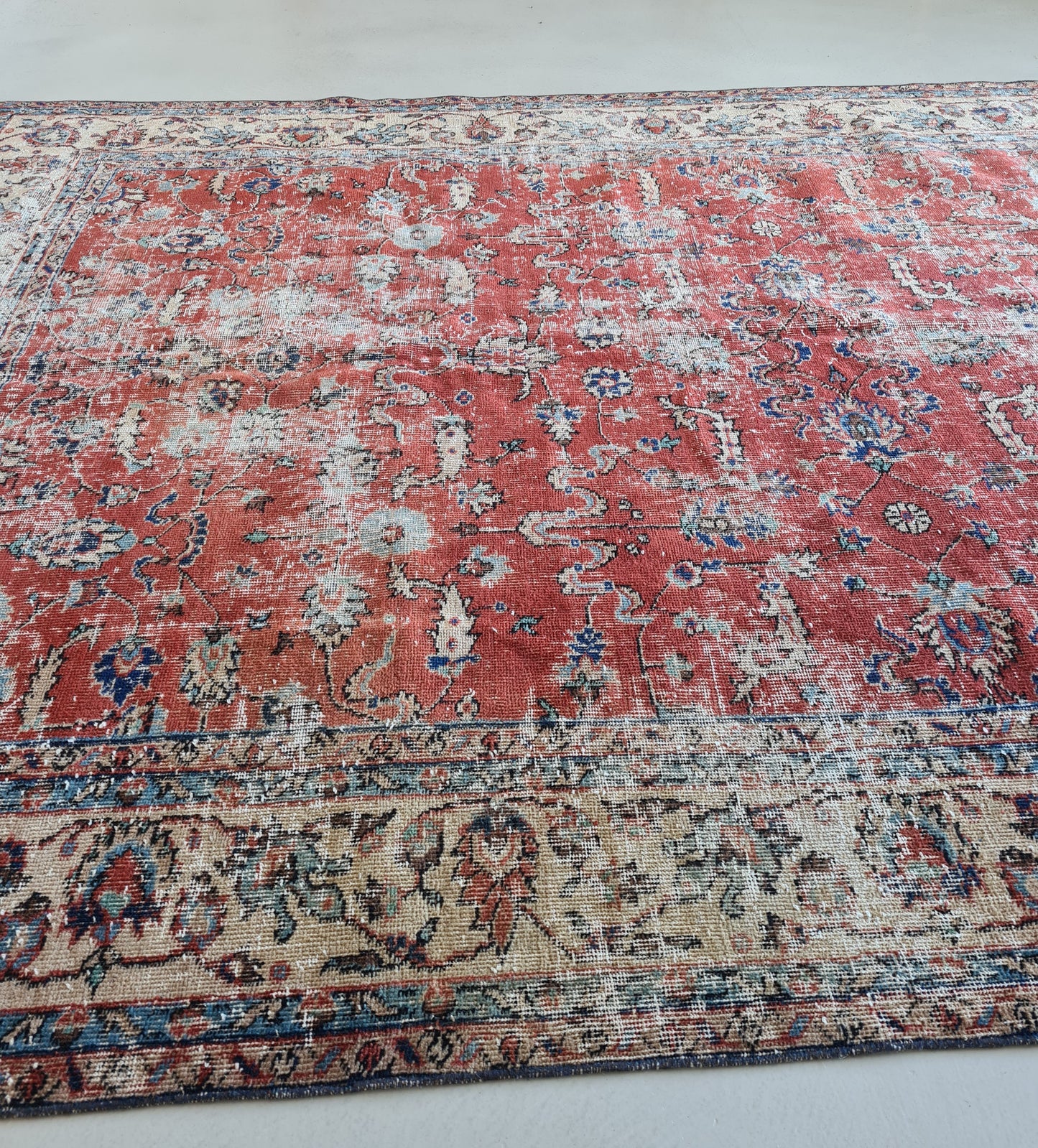 Vintage Isparta rug