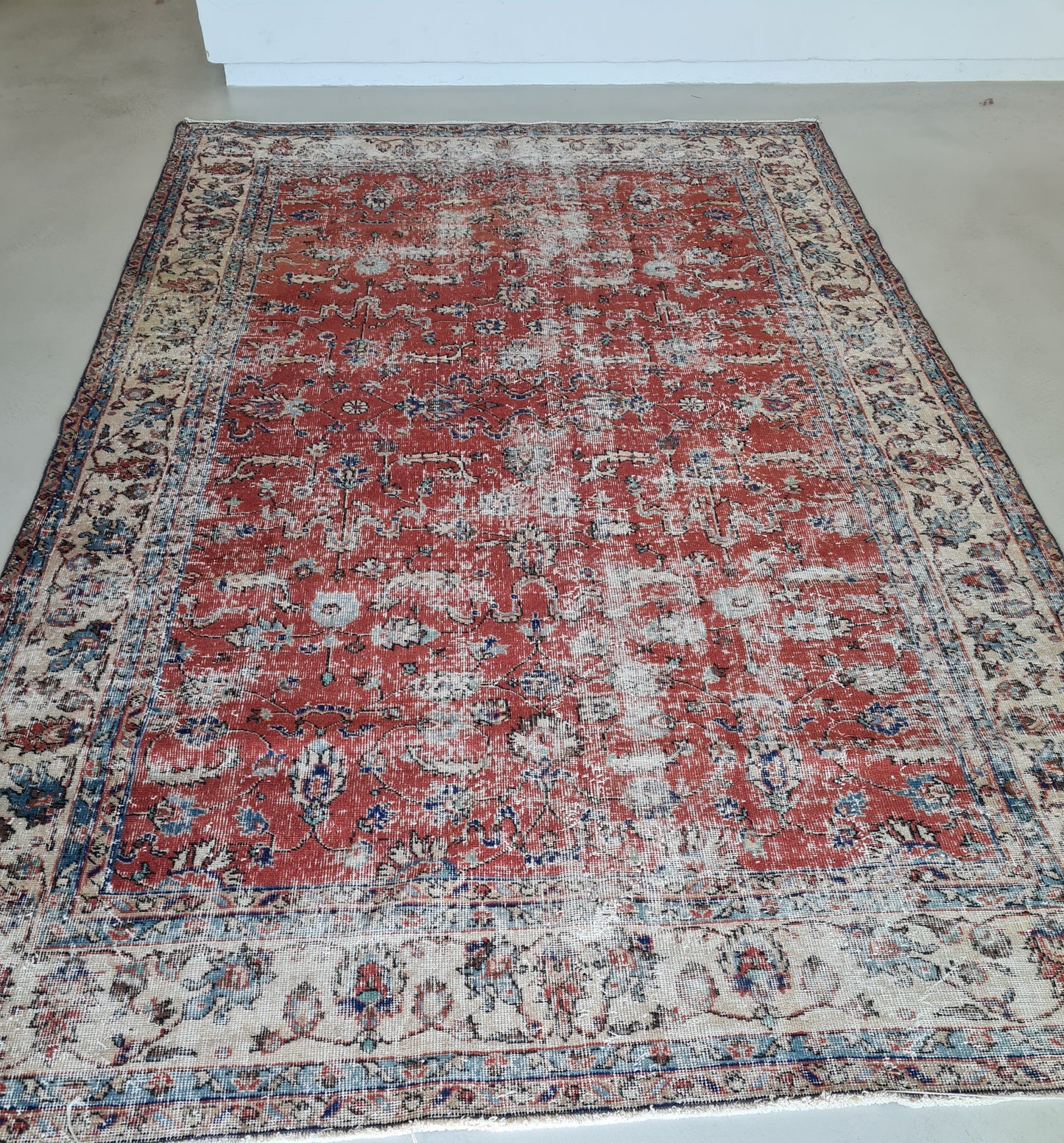 Vintage Isparta rug