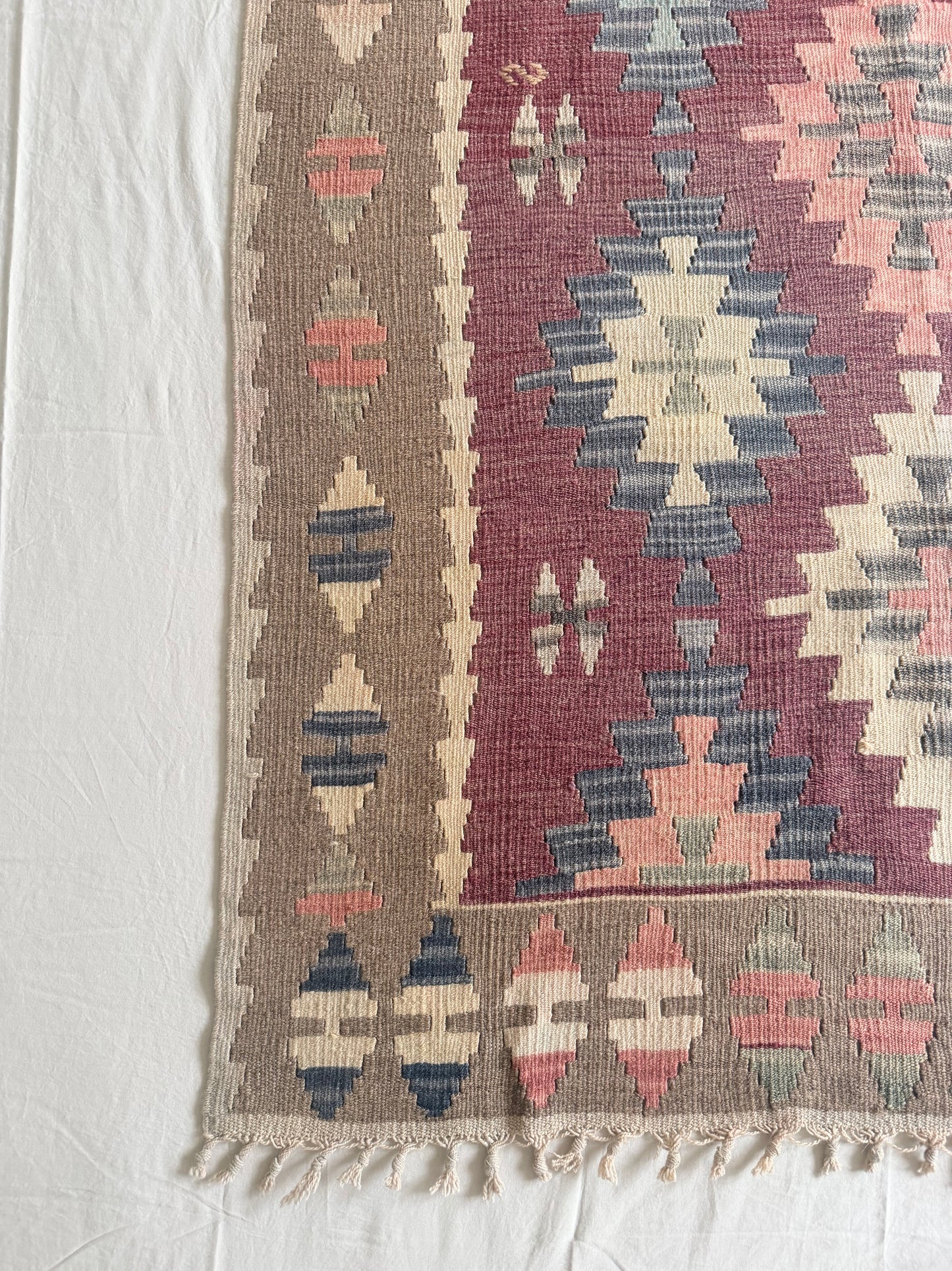 Vintage Kilim rug