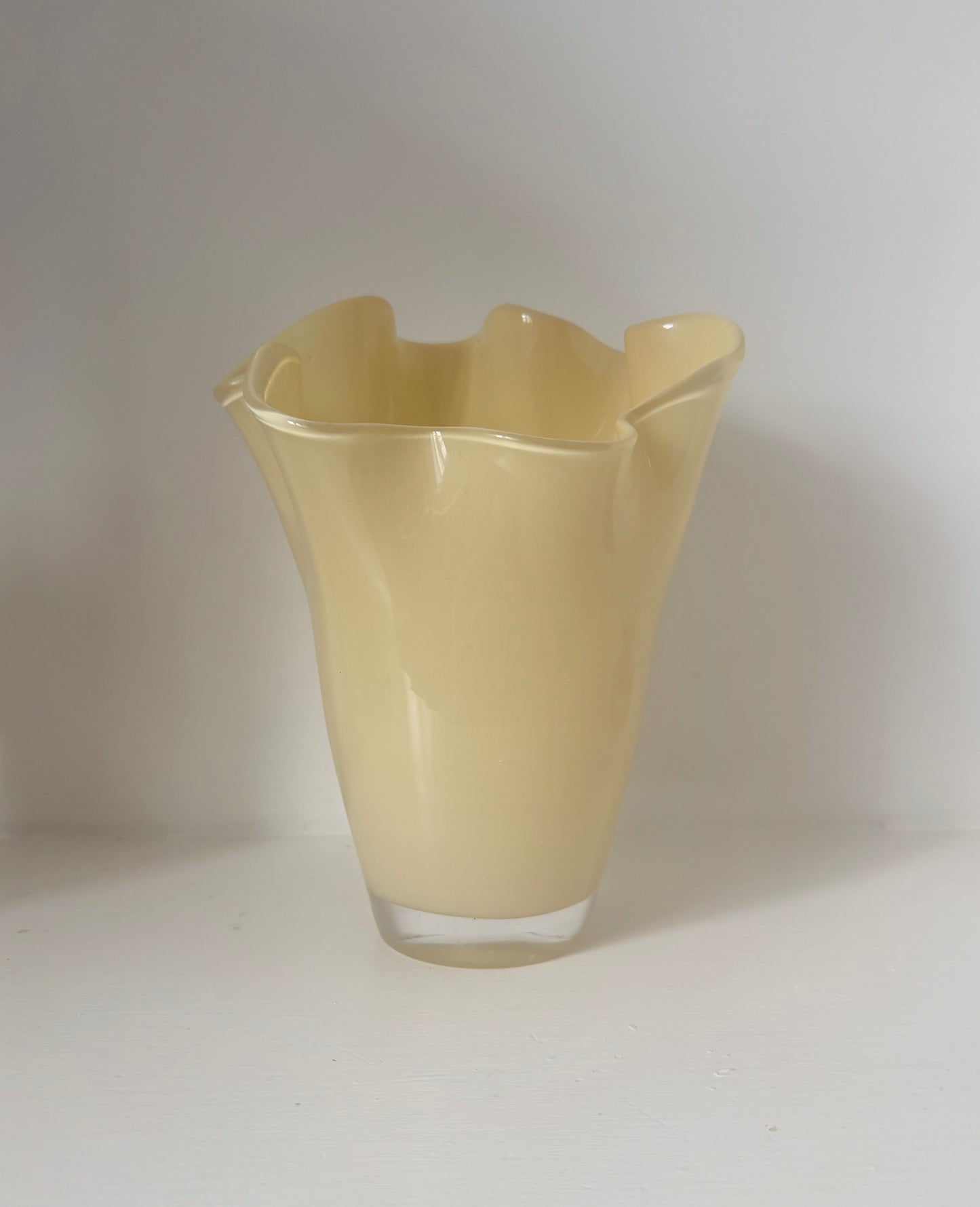 Vintage Buttery Yellow Art Glass Vase – Ruffled Edge