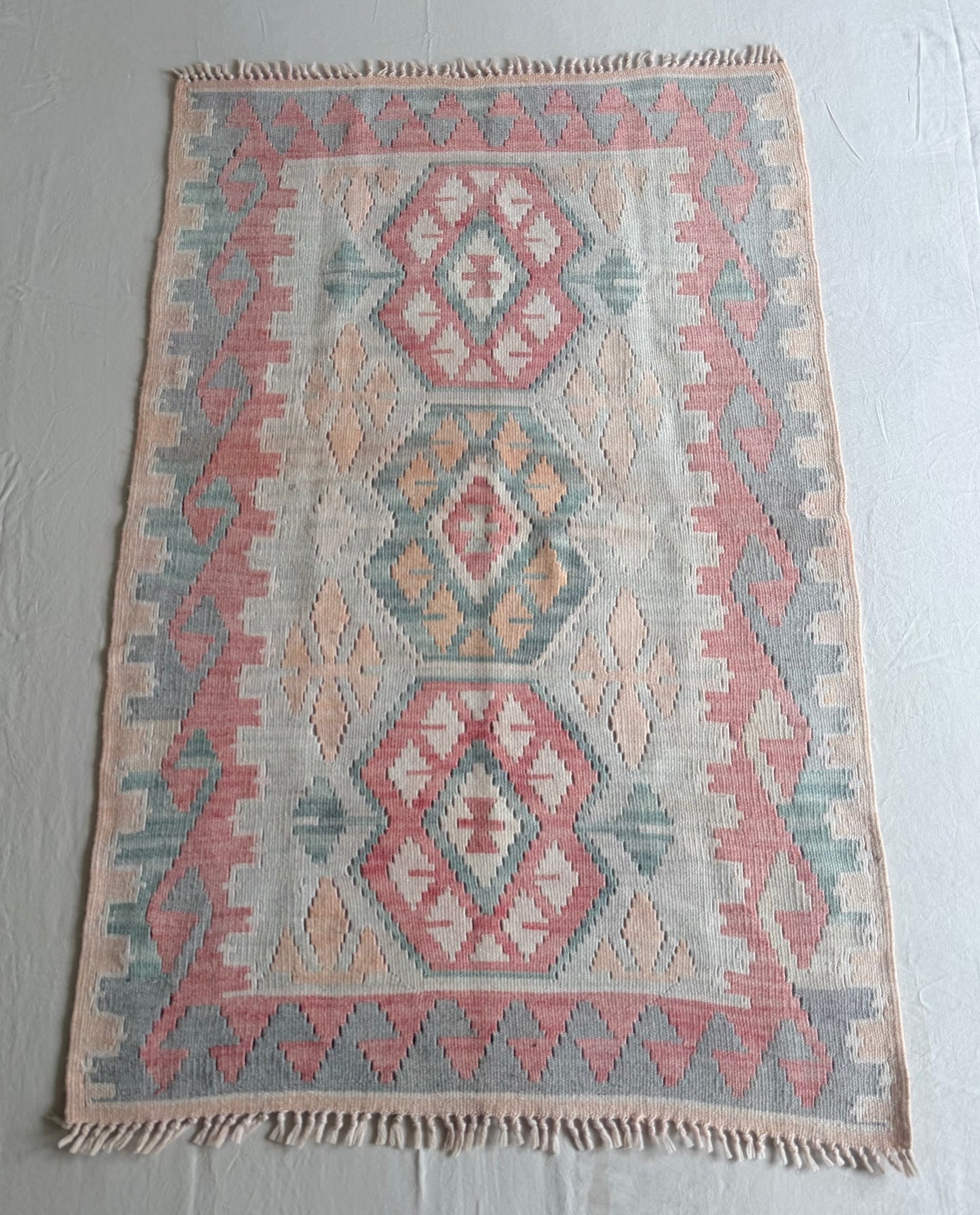 Vintage Kilim rug