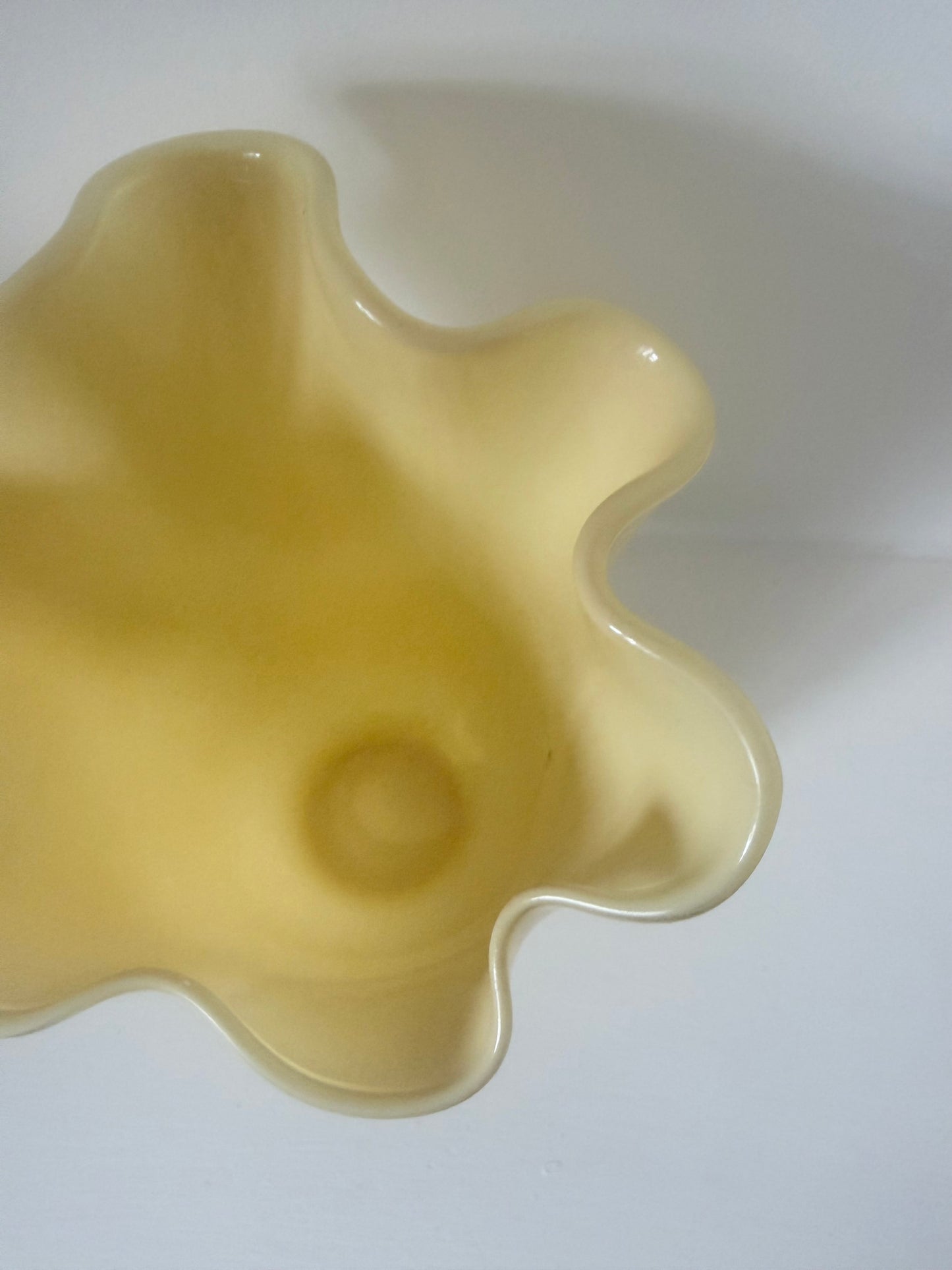 Vintage Buttery Yellow Art Glass Vase – Ruffled Edge