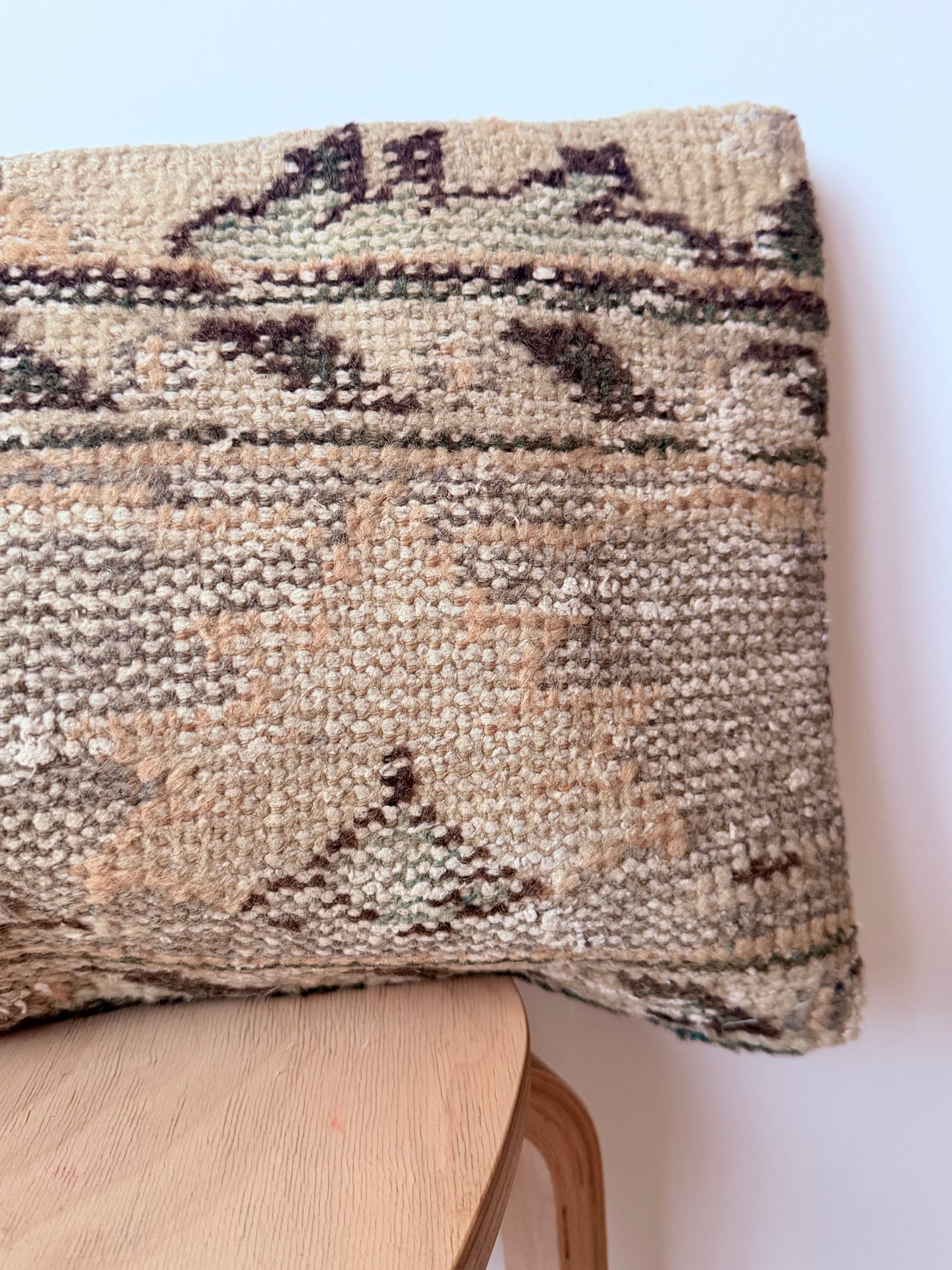 Vintage rug cushion cover