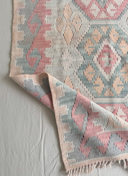 Vintage Kilim rug