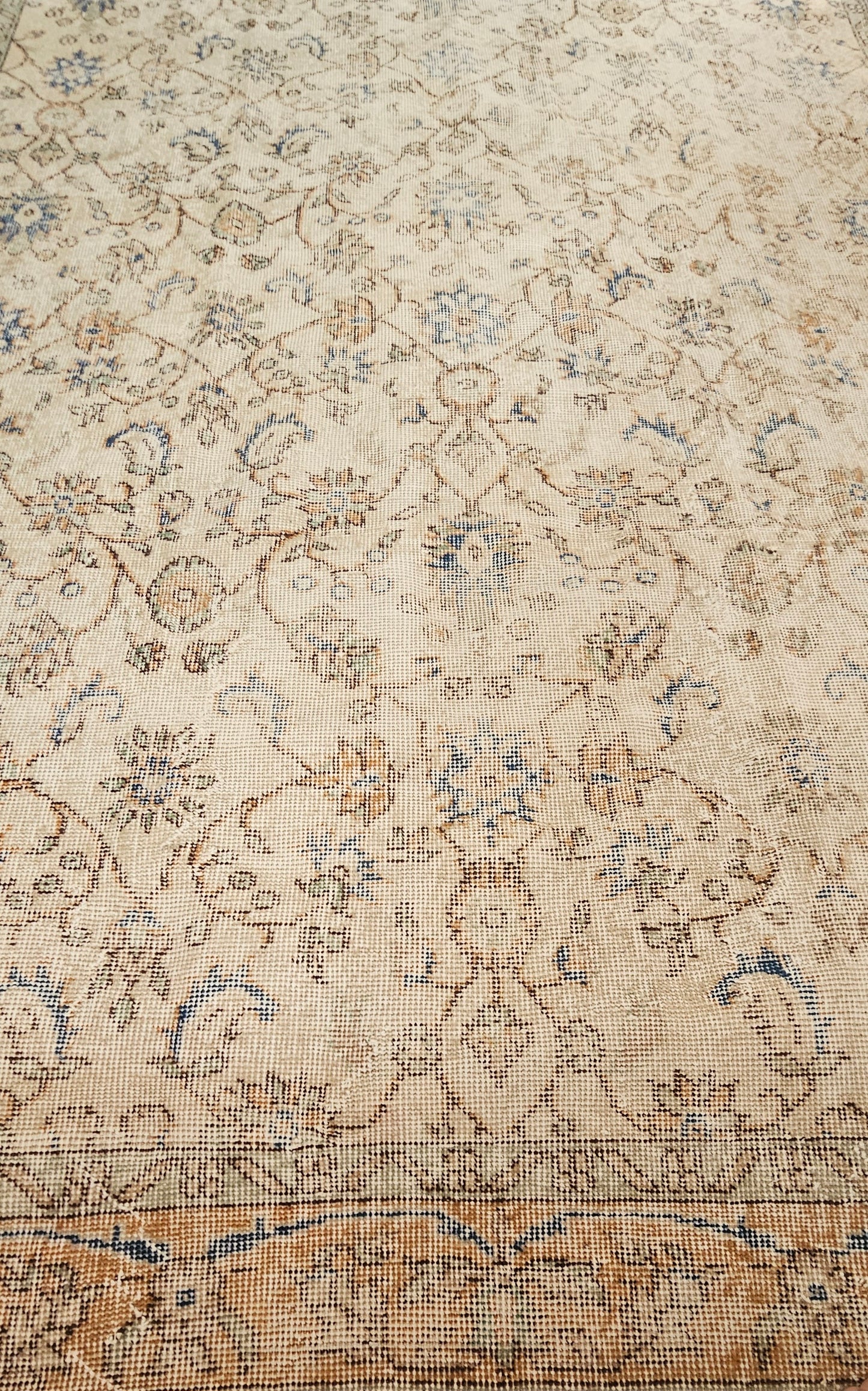 Vintage Floral Ivory Rug