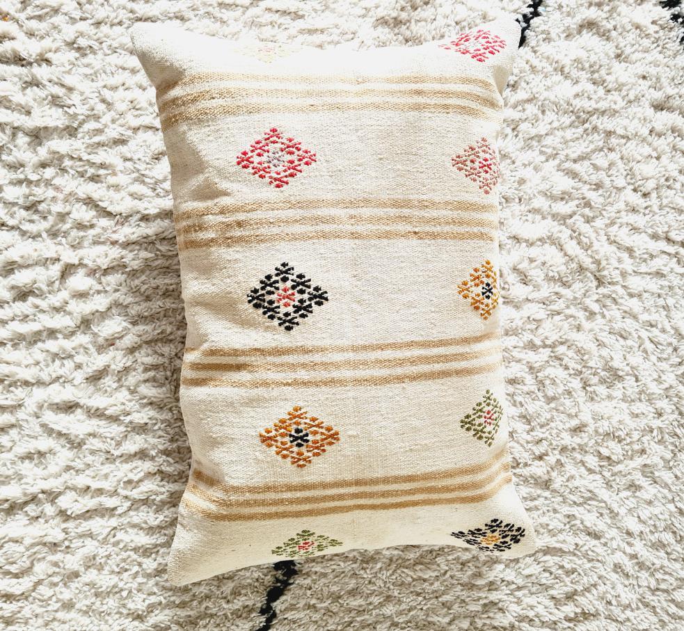 Vintage pillow. Cushion cover. Lumbar cushion